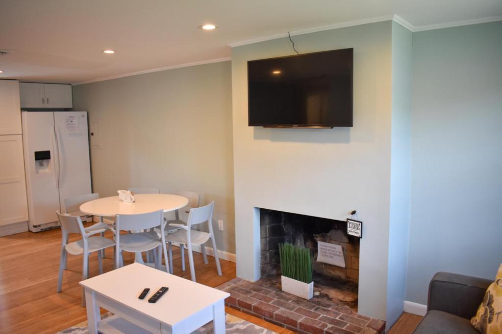 Seaside Serenity, Just A Block /0.1 Mile Away From The Beach Yarmouth Port Esterno foto