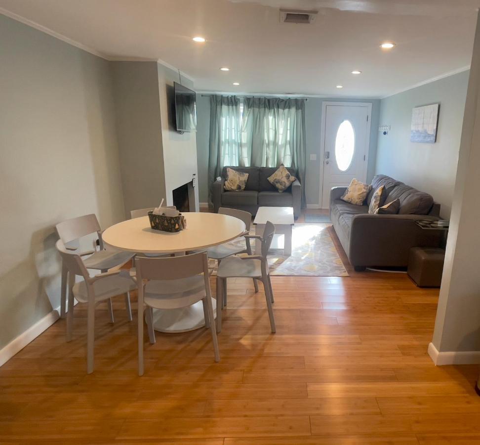 Seaside Serenity, Just A Block /0.1 Mile Away From The Beach Yarmouth Port Esterno foto
