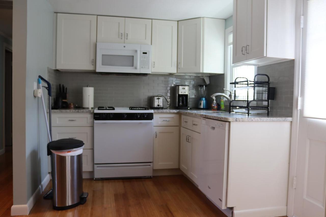 Seaside Serenity, Just A Block /0.1 Mile Away From The Beach Yarmouth Port Esterno foto