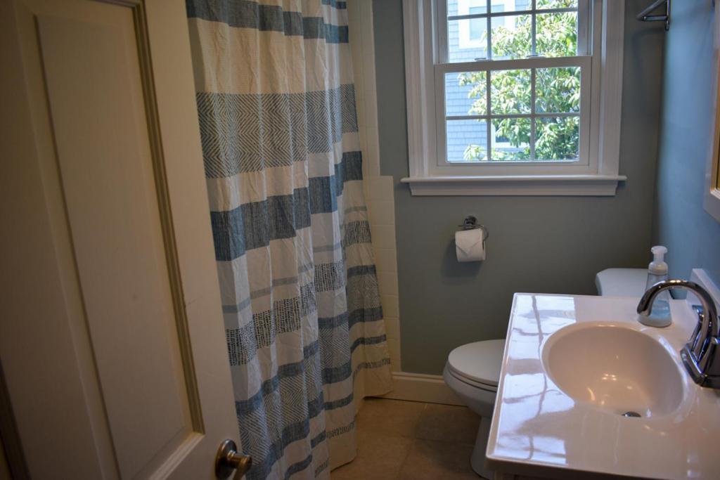 Seaside Serenity, Just A Block /0.1 Mile Away From The Beach Yarmouth Port Esterno foto